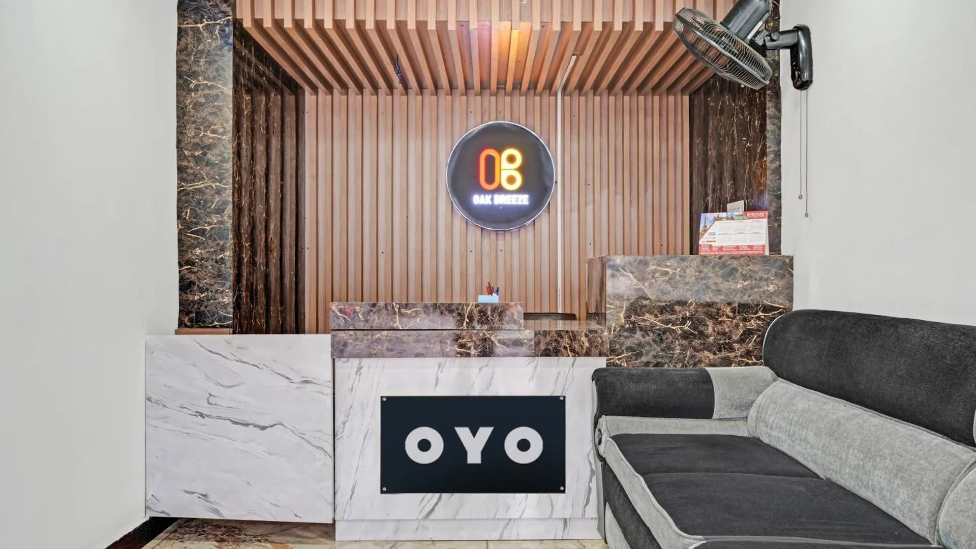 Hotel O Oak Breeze Residency Kochi Ινδία