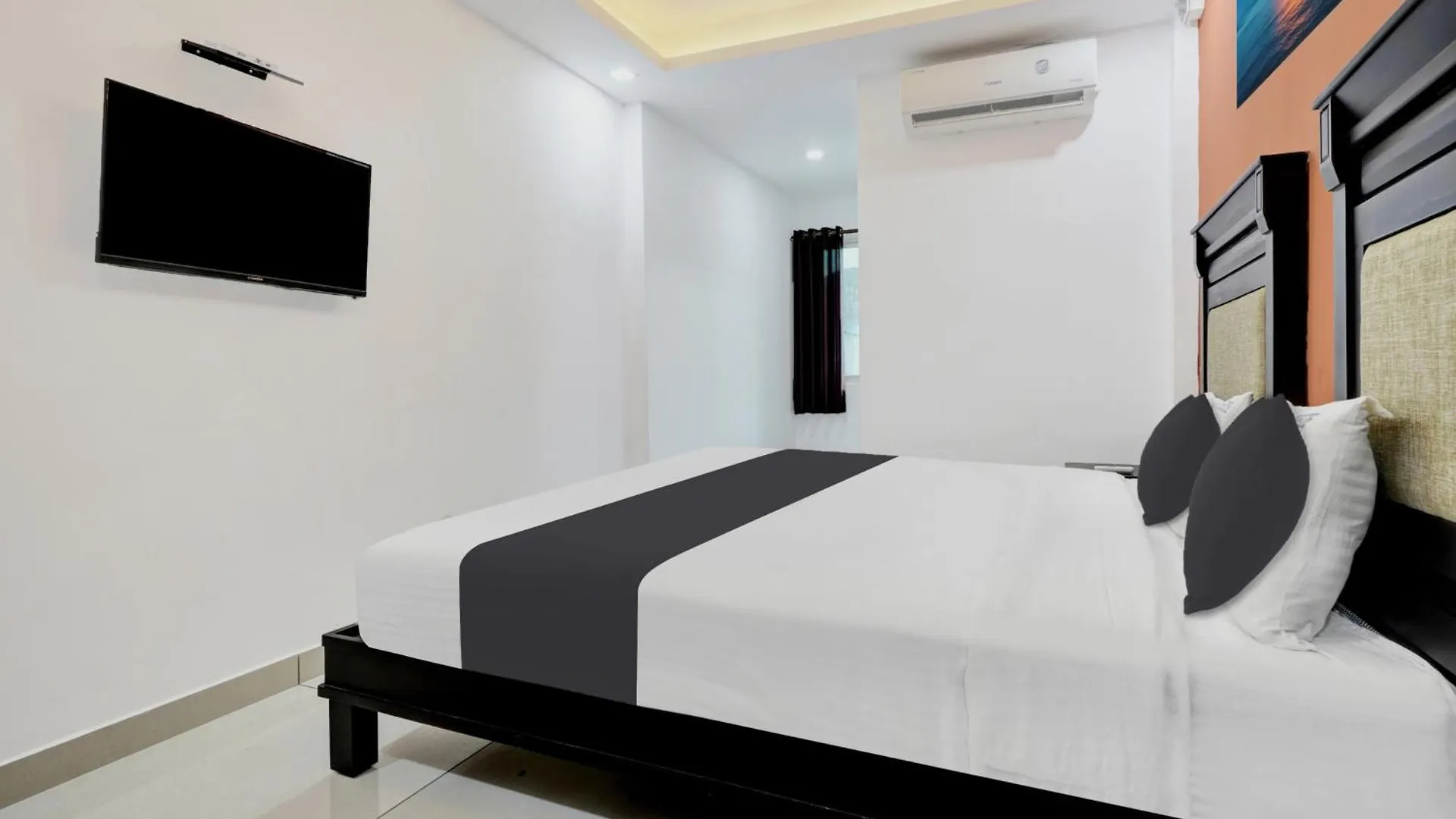 Hotel O Oak Breeze Residency Kochi