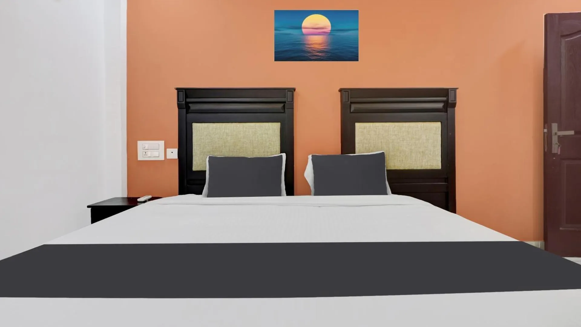 Hotel O Oak Breeze Residency Kochi Ινδία