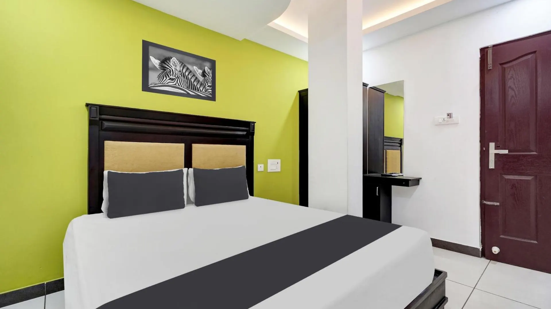 Hotel O Oak Breeze Residency Kochi