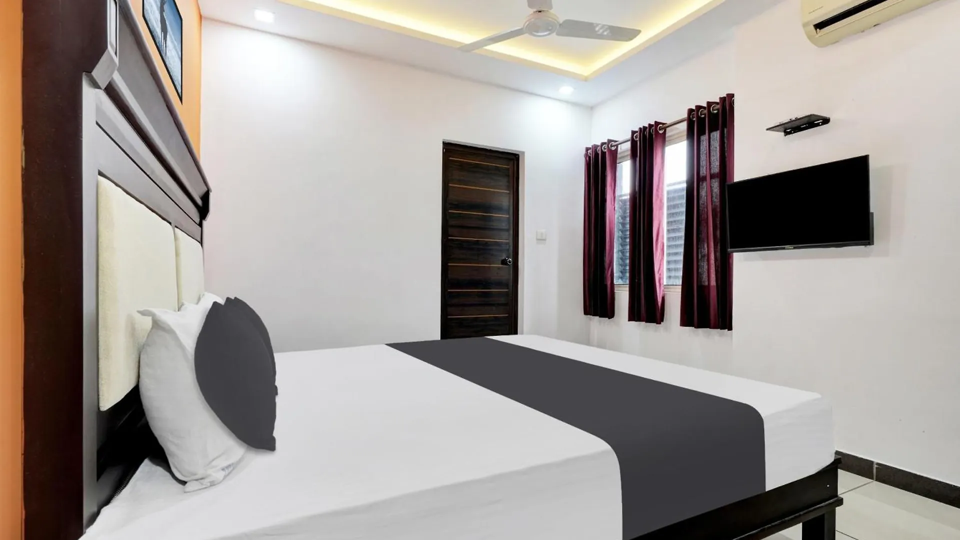 Hotel O Oak Breeze Residency Kochi