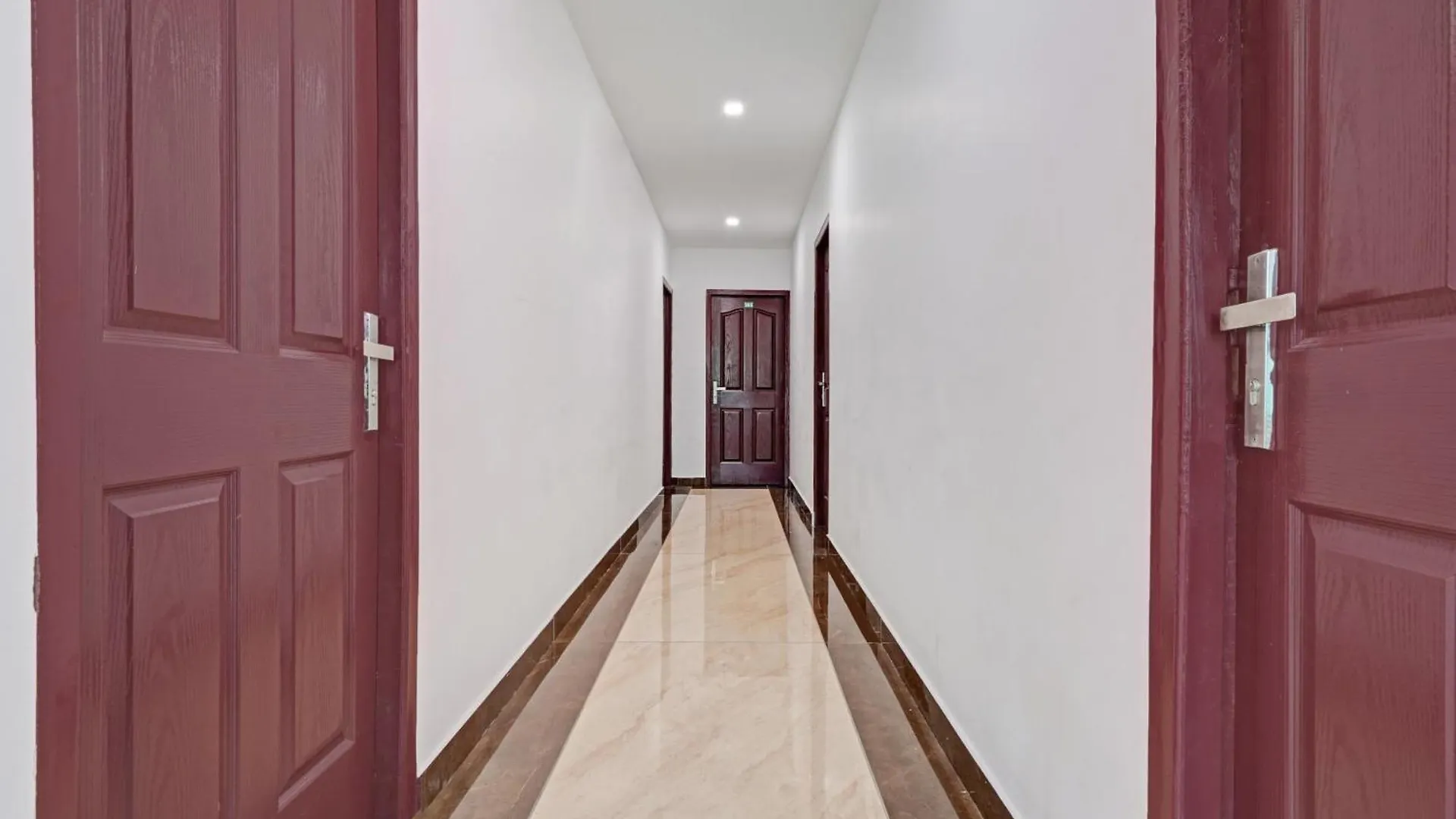 Kochi Hotel O Oak Breeze Residency 3*,