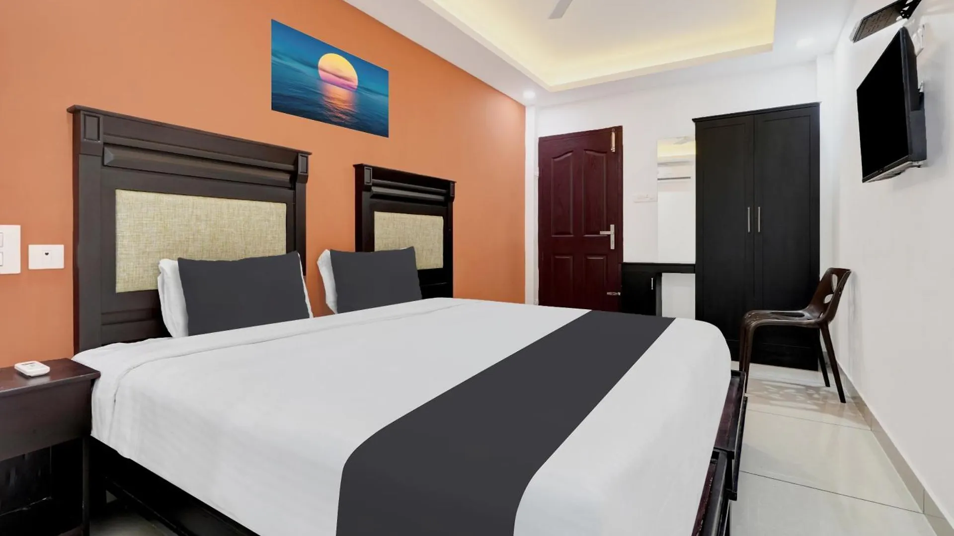 ***  Kochi Hotel O Oak Breeze Residency הודו